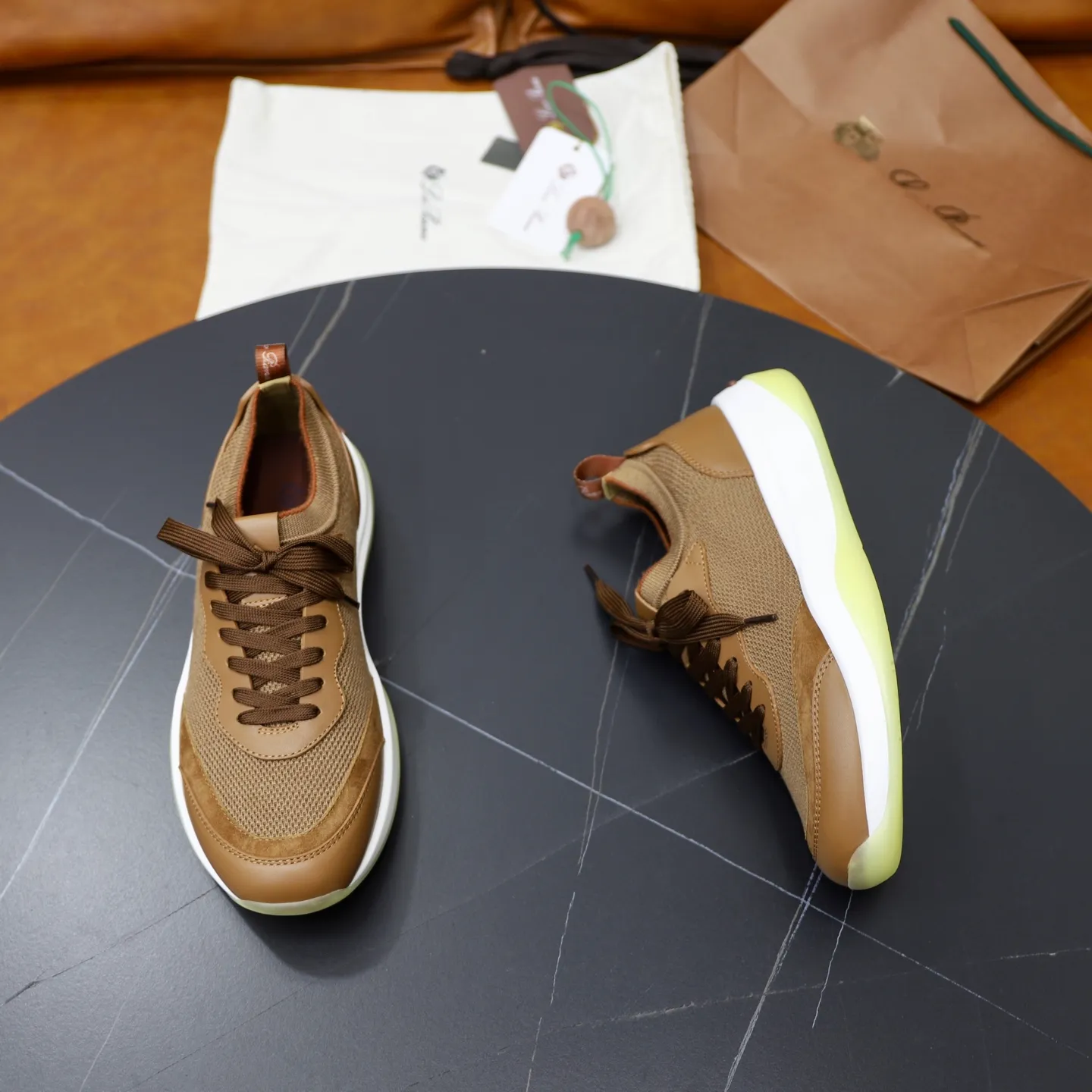 Factory price: 💰620 Loropiana LP men's shoes ♞size; 38-44 "45.46 customization" cowhide stitching and cowhide feet. It is really easy to wear, lazy, relaxed, casual, perfect comfort, and there are many color choices, and they all look good with clothes. Is it true that Loropiana can bring social value? “Loropiana is the best thing money can buy”